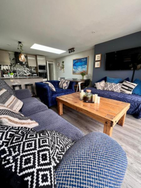Sandy feet retreat